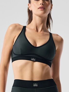 NWT Alo Yoga Airlift Line Up Sport Bra